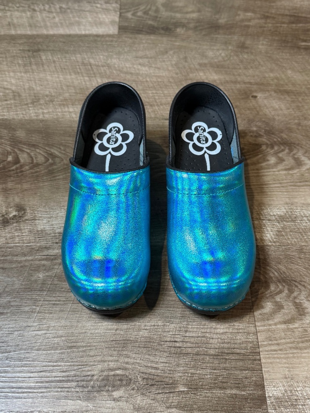 NWB Sanita Iridescent/Colorshift Upper: Patent leather Womens Clogs Size 6.5/37
